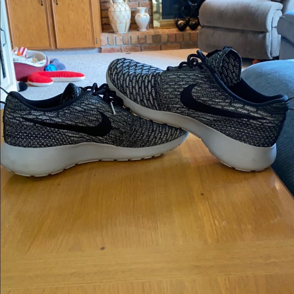 Nike roshes